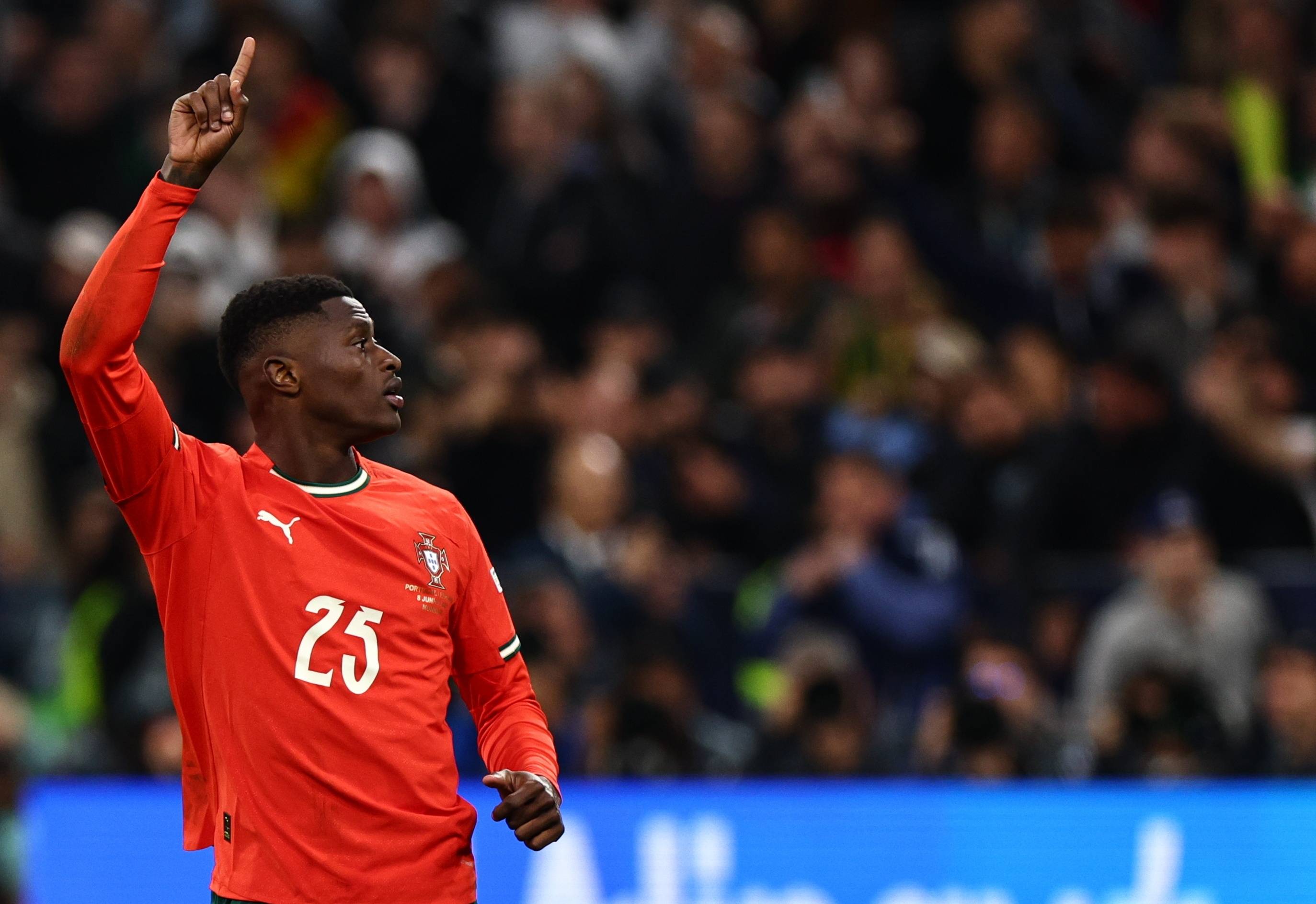 XingKong-出色发挥引发热议！，萨拉赫在澳大利亚队比赛中大比分获胜全场沸腾不已的简单介绍