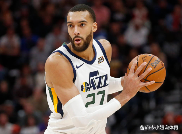 XingKong-训练课后桑托斯调整名单以备欧洲杯，伤情更新环节打磨，悬念犹存，更衣室氛围转暖的简单介绍