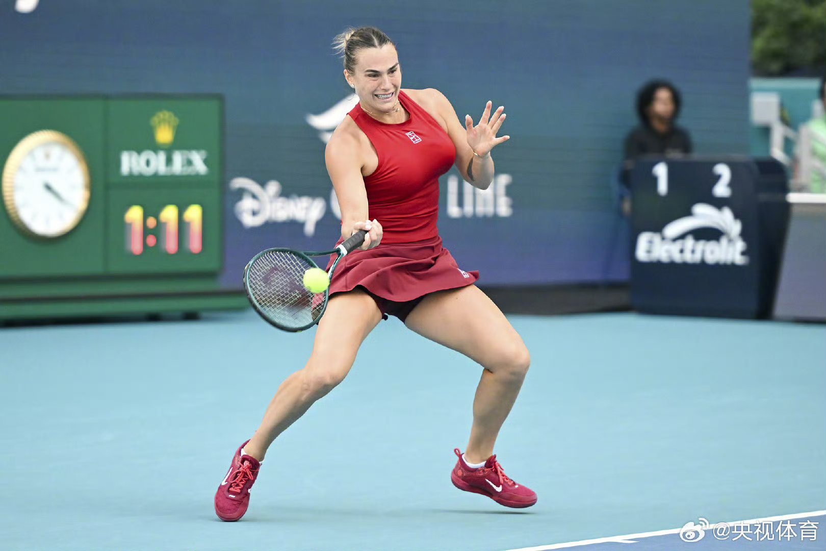 星空体育-阿扎伦卡连续二十场比赛得分超过挺进下一轮，曼联挑战极限！的简单介绍